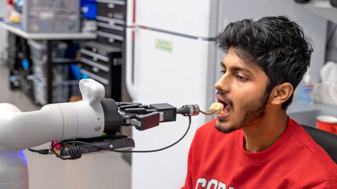 Robot-assisted feeding the focus of $1.5M NSF grant